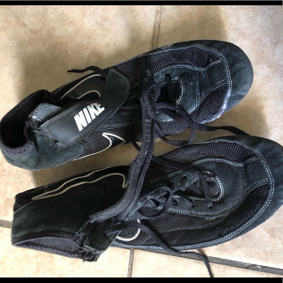 Nike men’s wrestling shoes size 13
